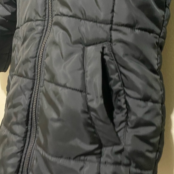 Calvin Klein Jeans - SIZE: 4T *** Pre-Loved - Picture 4 of 9